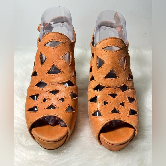 Jeffrey Campbell Church Orange Heels Size 7.5M - Picture 2 of 13